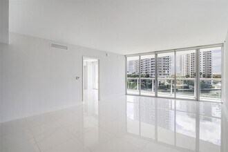495 Brickell Ave, Unit BAY407 in Miami, FL - Building Photo - Building Photo