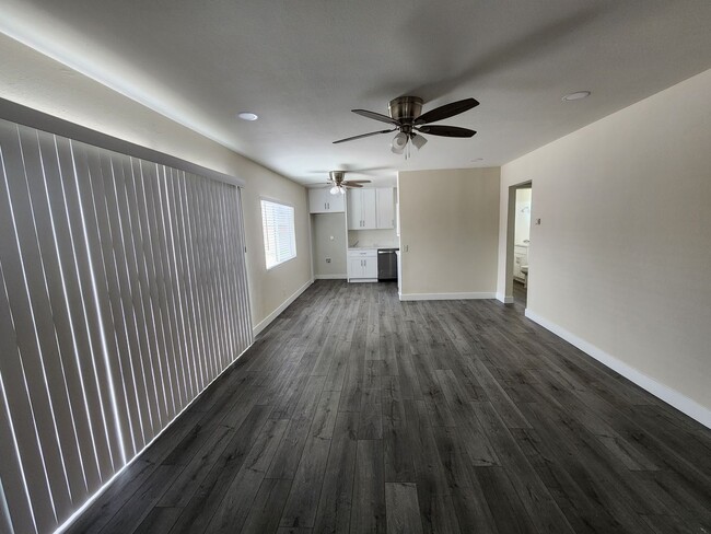 property at 923 S Sherrill St