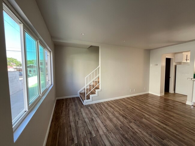 2411 Harriman Ln, Unit A in Redondo Beach, CA - Building Photo - Building Photo