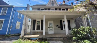 344 W Main St in Ephrata, PA - Building Photo