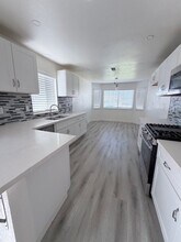 7625 Canyon Clover Dr in Bakersfield, CA - Building Photo - Building Photo