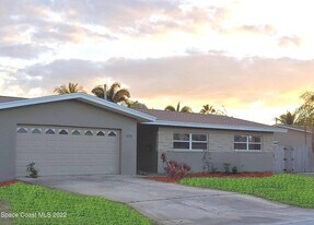 215 Marion St in Satellite Beach, FL - Building Photo