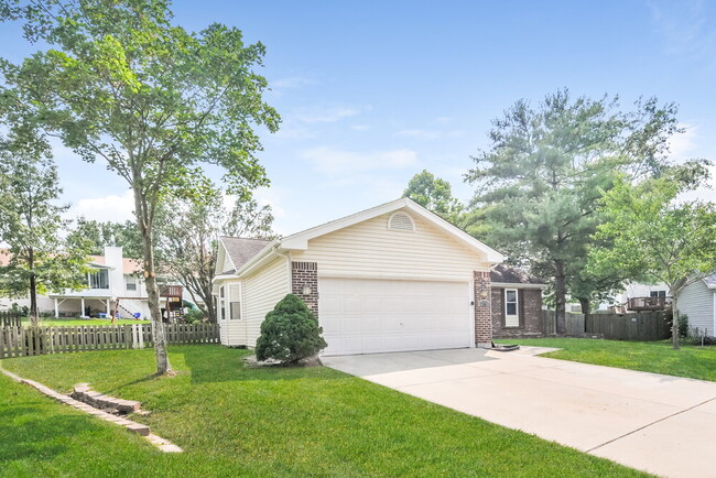 14 Walnut Hill Ct in St. Charles, MO - Building Photo - Building Photo