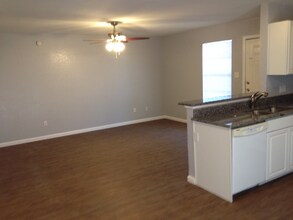 4904 Merritt Dr in Austin, TX - Building Photo - Building Photo