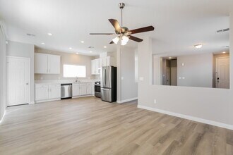 7546 Wentworth Springs Ct in Las Vegas, NV - Foto de edificio - Building Photo
