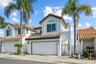 105 Palm Beach Ct in Dana Point, CA - Building Photo - Building Photo