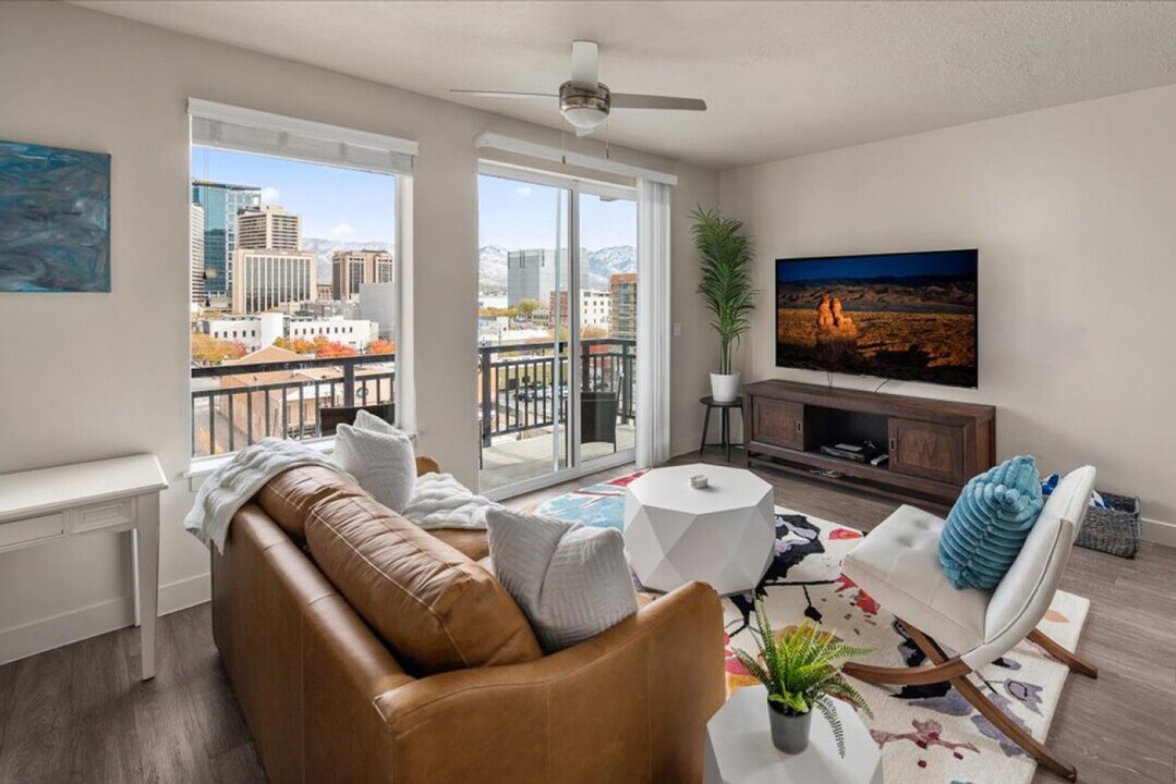 241 W 200 S in Salt Lake City, UT - Building Photo