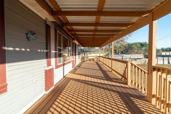 314 County Rd 3577 in Cleveland, TX - Building Photo - Building Photo