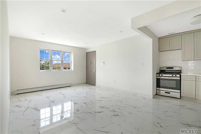 95-04 Allendale St-Unit -2nd Fl in Queens, NY - Building Photo - Building Photo