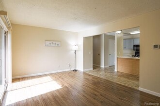 8737 Greenwillow St in Brighton, MI - Building Photo - Building Photo