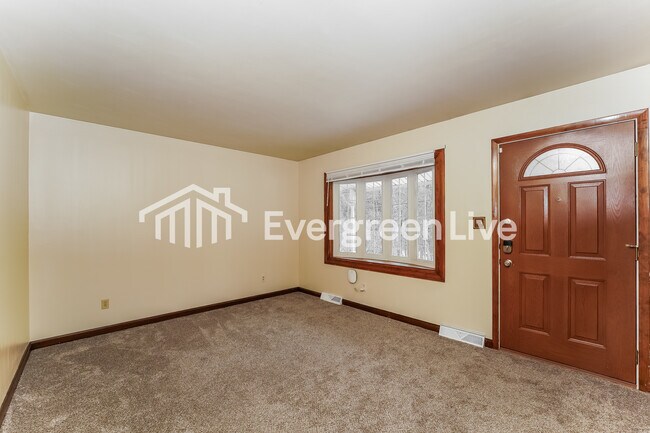 220 Glendale Ave SE in Girard, OH - Building Photo - Building Photo