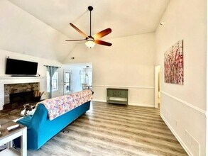 221 MacKenzie Ct in Canton, GA - Building Photo - Building Photo