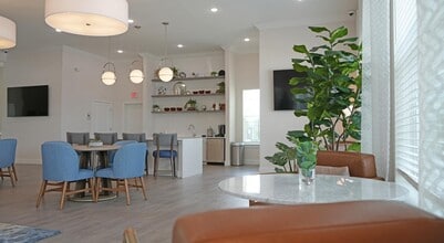 The Carlton at Robinson Gateway in Palmetto, FL - Building Photo - Building Photo