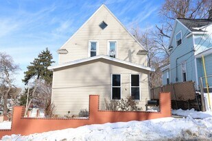 639 Curve St SW in Grand Rapids, MI - Building Photo