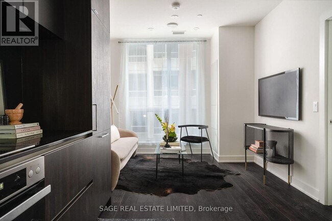15-515 Mercer St in Toronto, ON - Building Photo - Building Photo