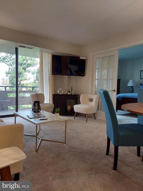 1808 Old Meadow Rd in McLean, VA - Building Photo - Building Photo