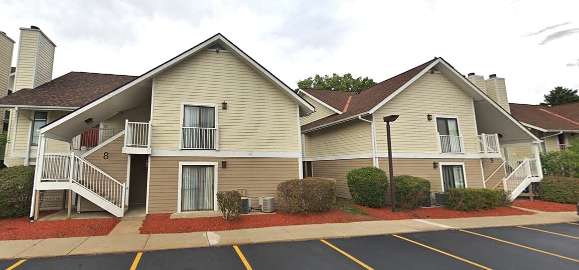 The Landings of Madison Heights in Madison Heights, MI - Foto de edificio
