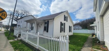 225 W 3rd St in Connersville, IN - Building Photo - Building Photo