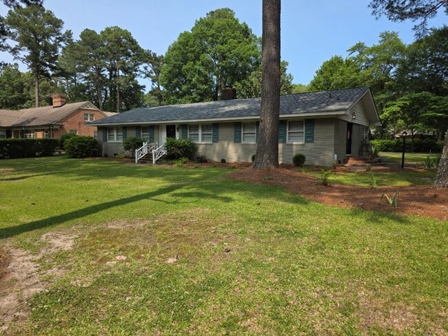 property at 1100 Robin Hill Rd NW