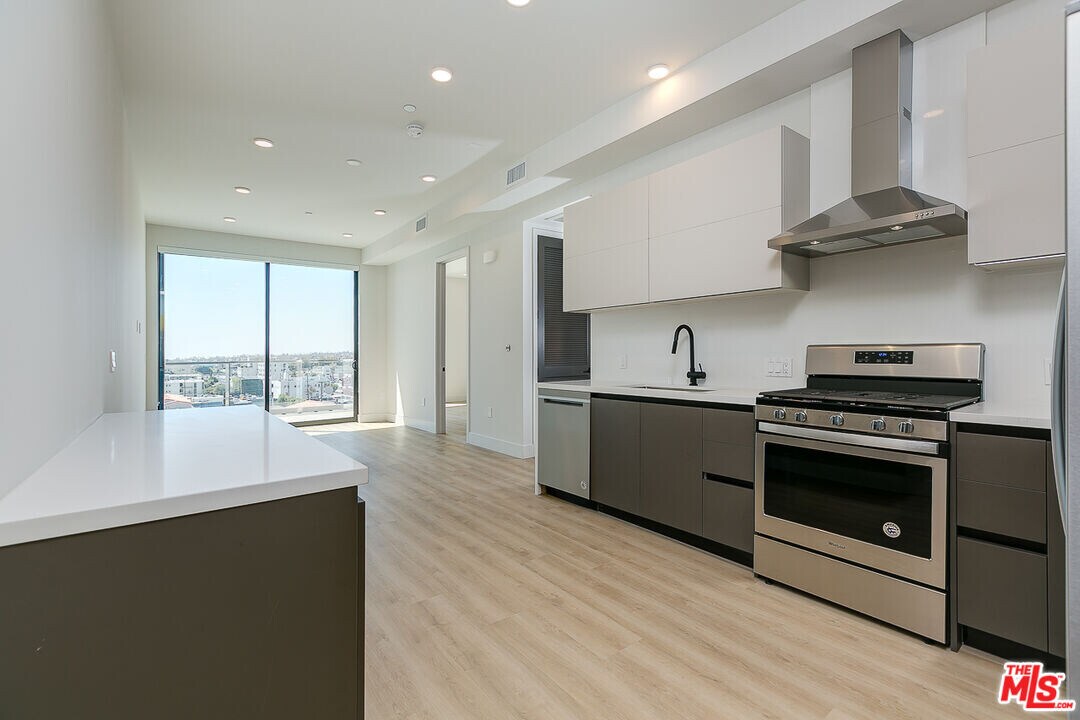 3833 Dunn Dr in Culver City, CA - Building Photo