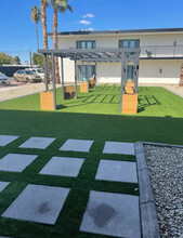 Shadow Palms Apartments in Glendale, AZ - Foto de edificio - Building Photo