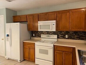 2681 Fairmount Ln, Unit 2 Bedroom 0602 in Tallahassee, FL - Building Photo - Building Photo