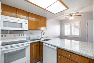 Sahara View Apartments in Las Vegas, NV - Building Photo - Interior Photo