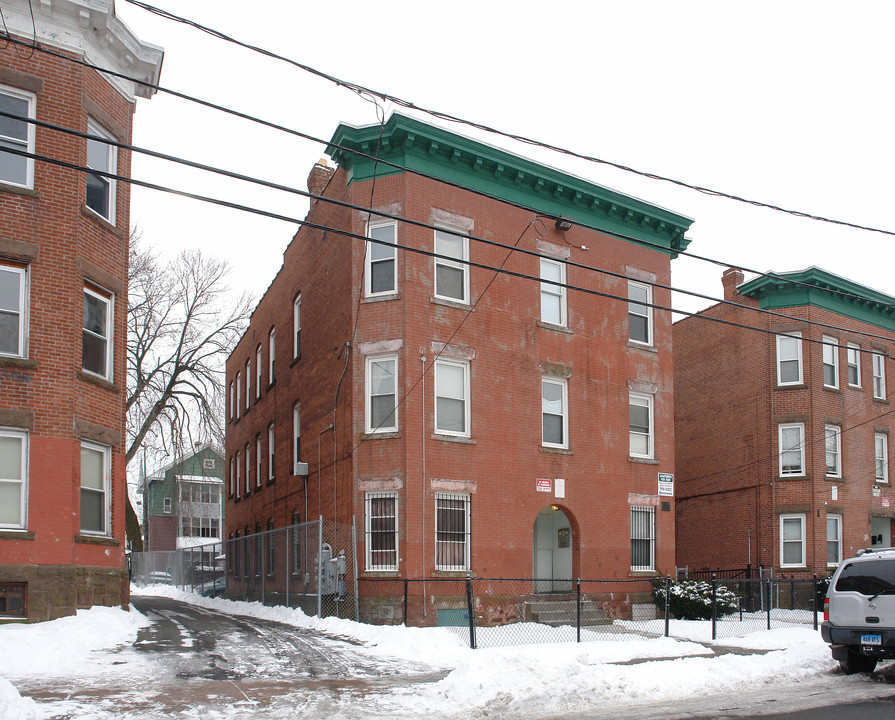 31-33 Bond St in Hartford, CT - Foto de edificio