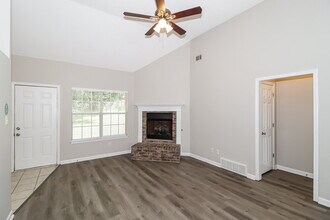 185 Village Dr in Oakland, TN - Building Photo - Building Photo