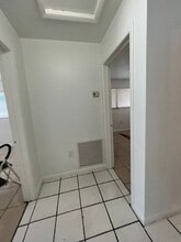 1520 N J St-Unit -1520-2 in Lake Worth Beach, FL - Building Photo - Building Photo