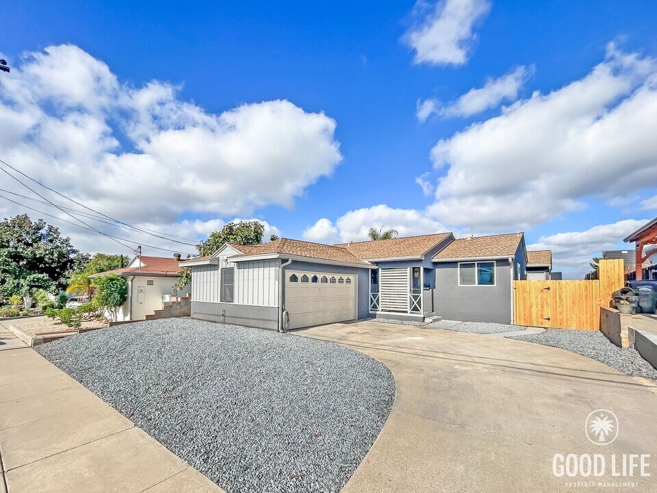 7080 Hillsboro St in San Diego, CA - Building Photo