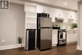 35 Cloverdale Rd in Toronto, ON - Building Photo - Building Photo