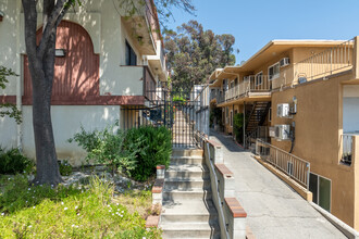 Silverton View in Tujunga, CA - Building Photo - Building Photo