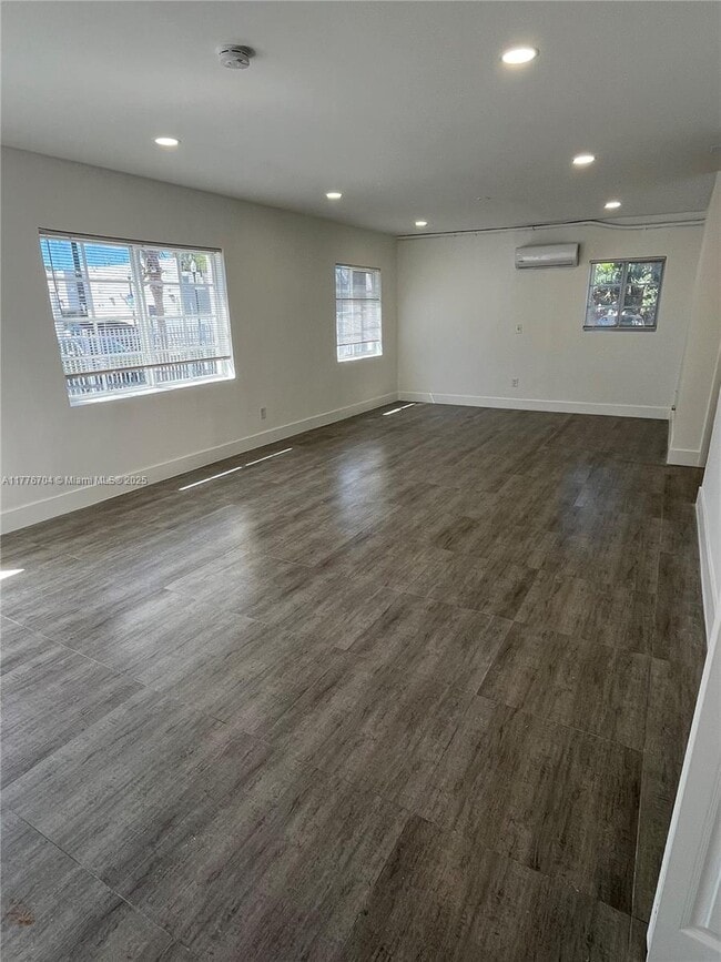 7116 Bay Dr in Miami Beach, FL - Building Photo - Building Photo
