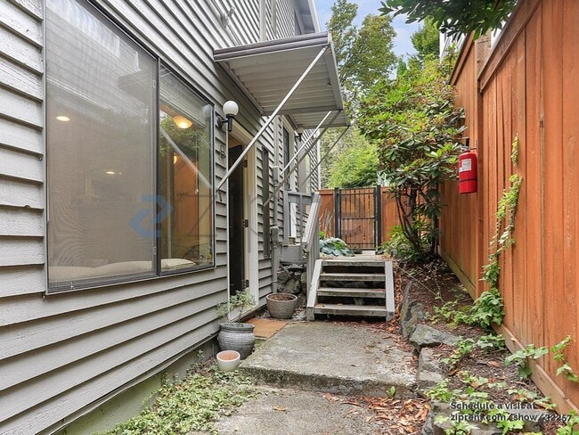 202 25th Ave E in Seattle, WA - Building Photo - Building Photo