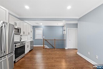 8 Essex St in Nutley, NJ - Building Photo - Building Photo