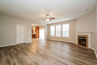 6571 Daisy Hill Ct in Camby, IN - Foto de edificio - Building Photo