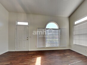 29 Park Village Ln in Greensboro, NC - Foto de edificio - Building Photo