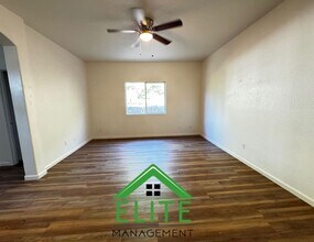 211 Rick Heinrich Cir in Sacramento, CA - Building Photo - Building Photo