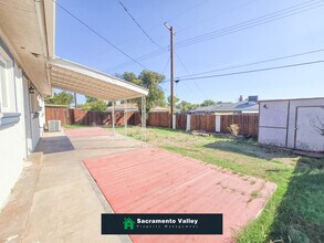 5714 Georgia Dr in North Highlands, CA - Building Photo - Building Photo