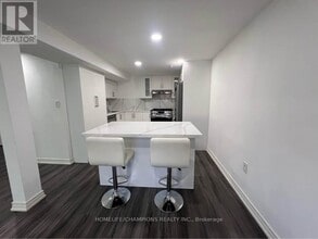 2095 Duberry Dr in Pickering, ON - Building Photo - Building Photo
