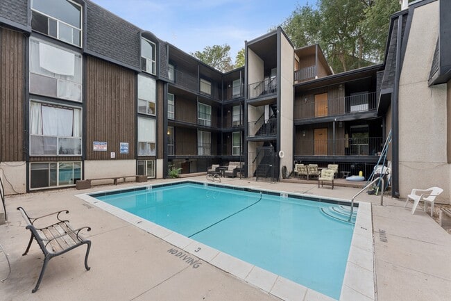 property at 438 N Center St