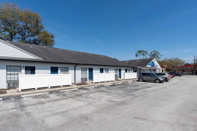 Vivo Living Jacksonville in Jacksonville, FL - Building Photo - Building Photo