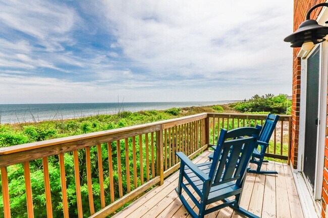 1424 E Ocean View Ave in Norfolk, VA - Foto de edificio - Building Photo
