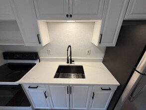 1410 Ashwood Rd in Austin, TX - Foto de edificio - Building Photo