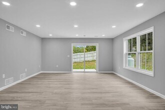 1500 Embassy Dr in Harrisburg, PA - Building Photo - Building Photo