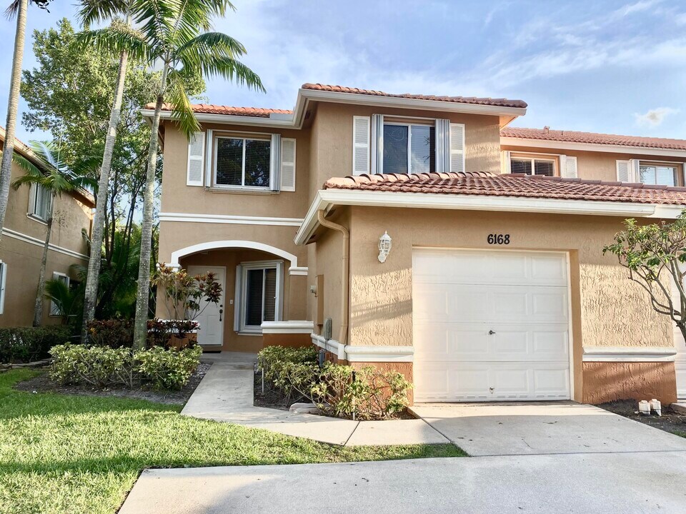 6168 Eaton St in West Palm Beach, FL - Building Photo