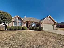 709 W Park Dr in Keller, TX - Building Photo