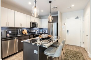 133 Saint Alphonsus St, Unit 618 Apartamentos