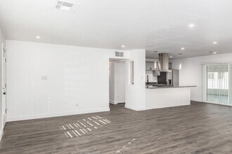 13235 N 20th Ave in Phoenix, AZ - Building Photo - Building Photo